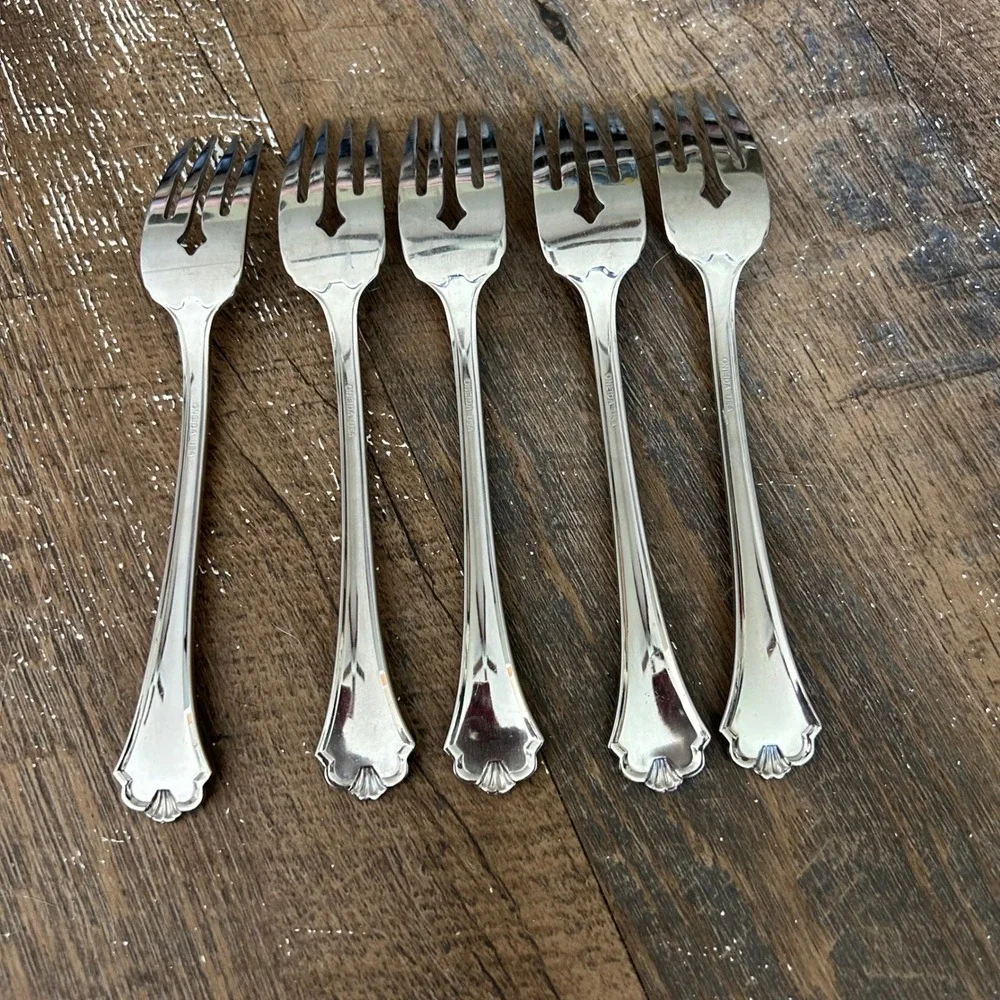 Oneida Midtowne Stainless USA Glossy Scalloped Salad Forks Set of 5 Silverware